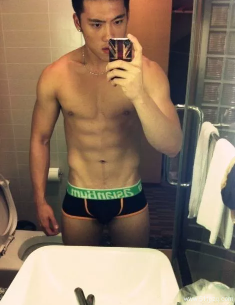 185帅气鲜肉健身私教，用满满的肌肉和大长腿撩你没商量！ - 51虹马