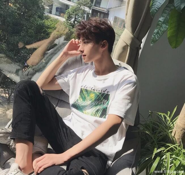 帅哥∣发现一枚干净清爽的小哥哥，让人总想多看两眼的男孩纸－－倪凯杰 - 51虹马