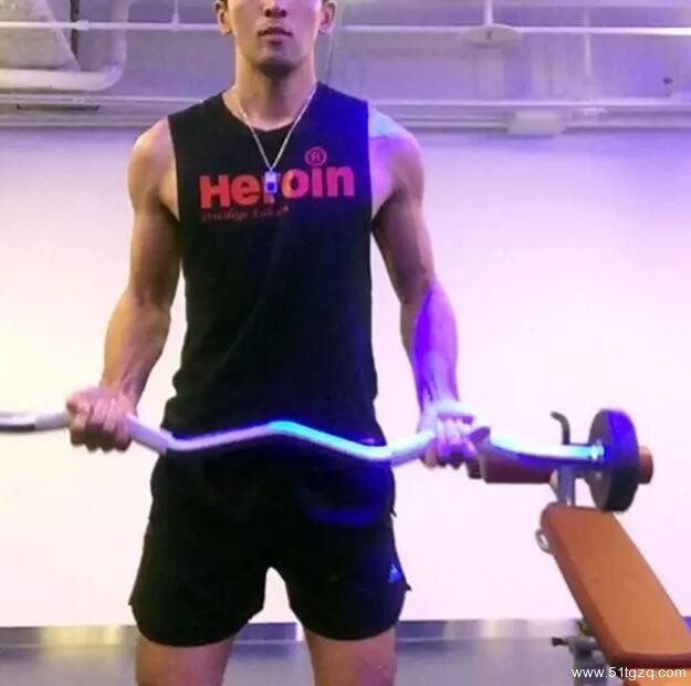 熟男酒保的正装Play，小编醉了！！ - 51虹马