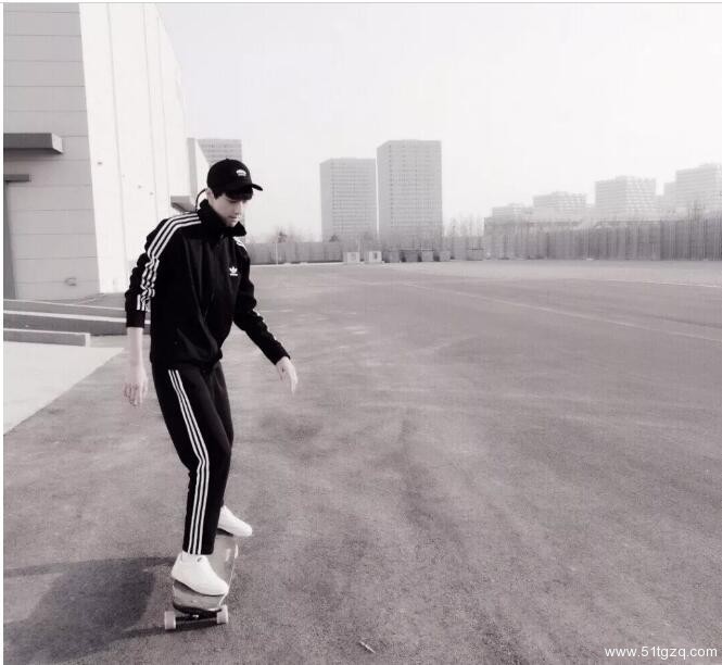 帅哥∣北体187长腿美少年来袭，鲜嫩颜值看到你想哭 - 51虹马