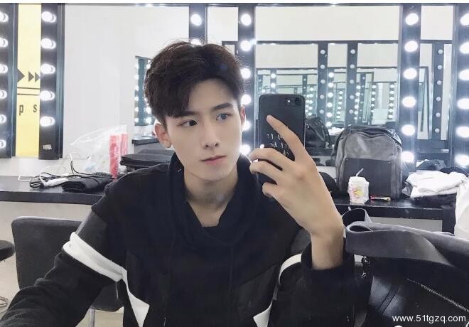 帅哥∣发现一枚干净清爽的小哥哥，让人总想多看两眼的男孩纸－－倪凯杰 - 51虹马