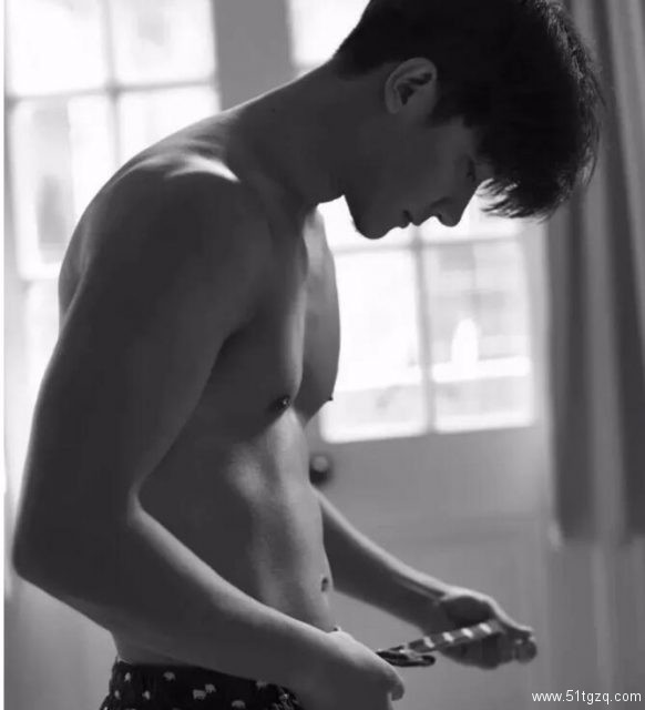 荷尔蒙最浓烈的黄轩竟演过同志片？成功被他腐蚀了! - 51虹马