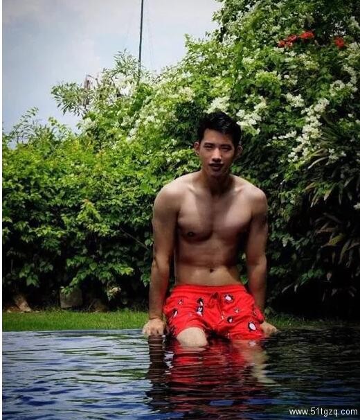 《好男儿》过气明星被扒混圈，出道前竟然还在会所挂牌！ - 51虹马