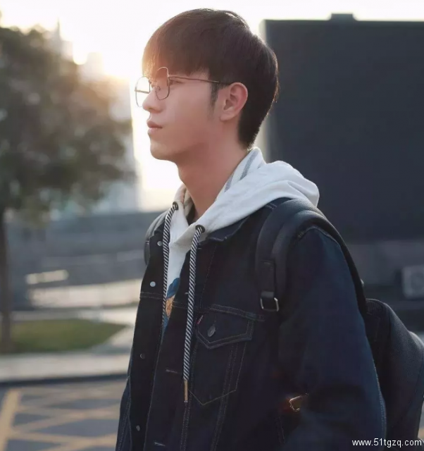 帅哥∣五官俊秀的男生就没有颜值不在线的时候，你缺这样一个学长吗？－－赵星宇 - 51虹马