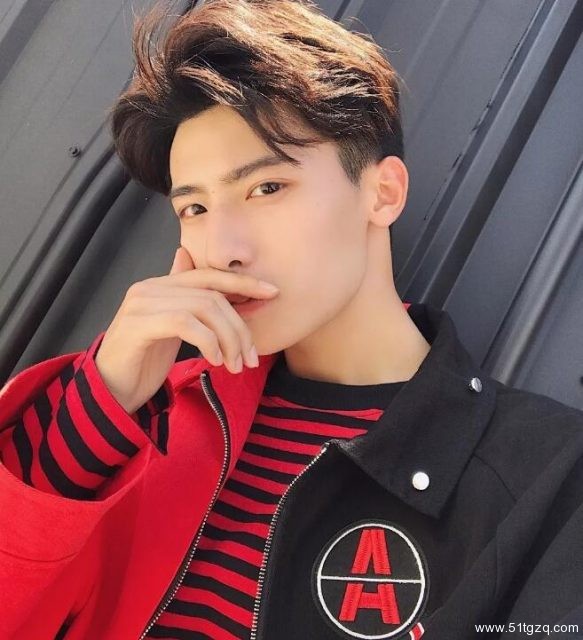 帅哥∣发现一枚干净清爽的小哥哥，让人总想多看两眼的男孩纸－－倪凯杰 - 51虹马