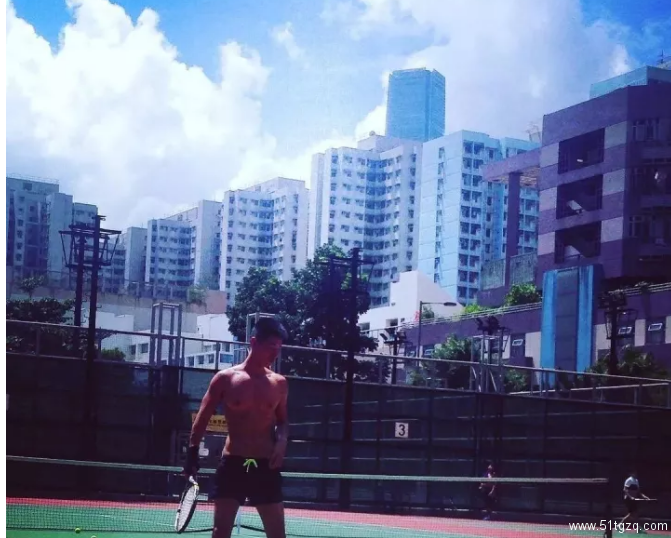 极品运动系肌肉男神，在社交软件里用完美身材疯狂撩粉！ - 51虹马