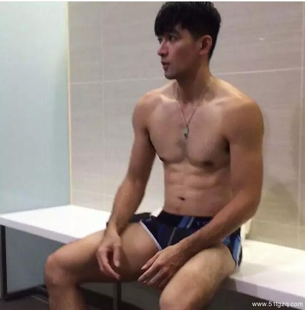 熟男酒保的正装Play，小编醉了！！ - 51虹马