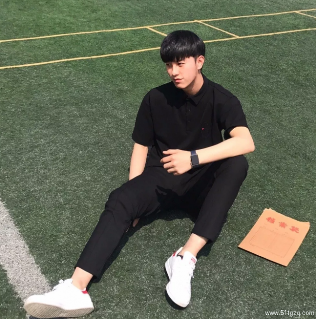 帅哥∣五官俊秀的男生就没有颜值不在线的时候,你缺这样一个学长吗?--赵星宇 - 51虹马 帅哥∣五官俊秀的男生就没有颜值不在线的时候,你缺这样一个学长吗?--赵星宇 - 51虹马