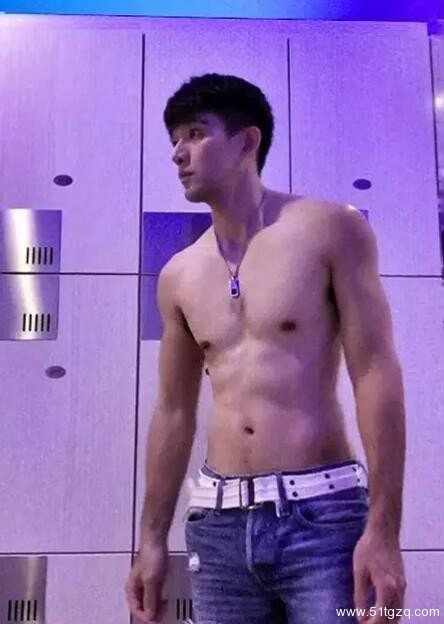 熟男酒保的正装Play，小编醉了！！ - 51虹马