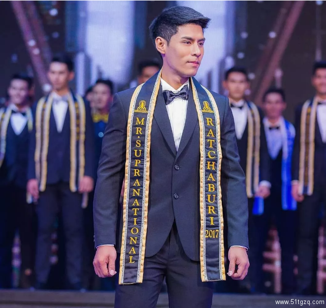 球裤太小丁丁太大？足球帅哥以前原来这么丑！ - 51虹马