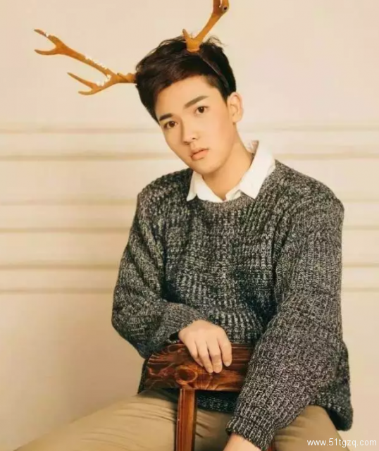 17岁的高颜粉嫩小鲜肉 快要被他萌翻了 - 51虹马