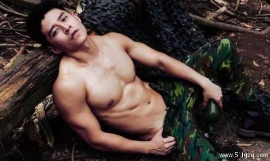 台湾天菜写真书被疯抢，难道是身怀巨物惹的祸？ - 51虹马