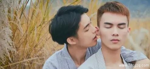 在软件上，找到了一个黏人受 - 51虹马