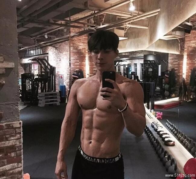 这么让26岁大哥哥占便宜，是不是很不好？ - 51虹马