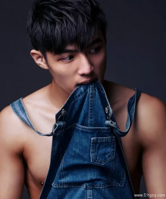 爆红国民校草体育系小鲜肉诱惑写真 - 51虹马