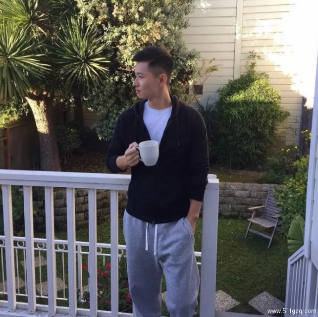 极品运动系肌肉男神，在社交软件里用完美身材疯狂撩粉！ - 51虹马