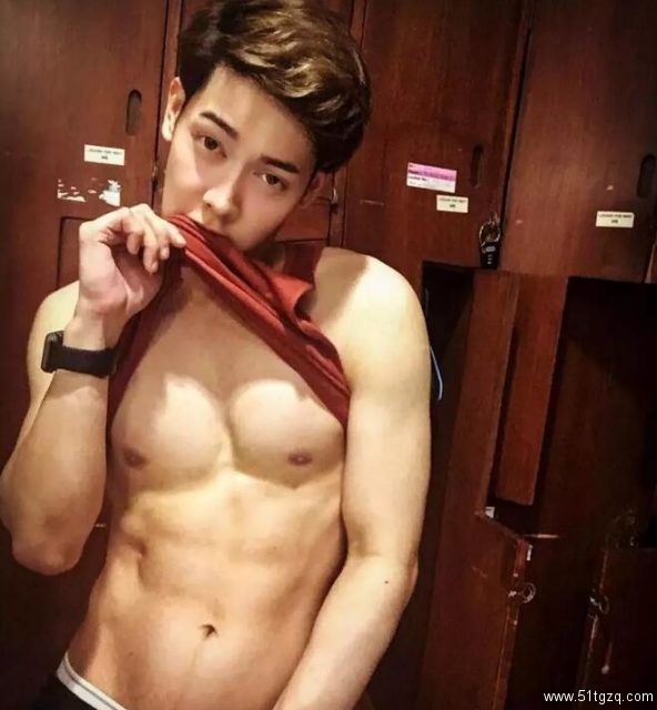 看点∣自带美颜效果的白嫩帅气小鲜肉,除了颜值还有可口的身材! - 51虹马 看点∣自带美颜效果的白嫩帅气小鲜肉,除了颜值还有可口的身材! - 51虹马