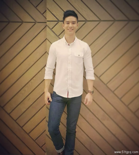 是男模也是飞行员！脱下衣服接受冰水挑战，身材不要太撩人！ - 51虹马