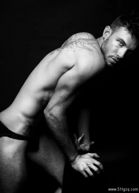 法国名模Johan Akan捷豹如柱！扒到了他的那些私照！ - 51虹马