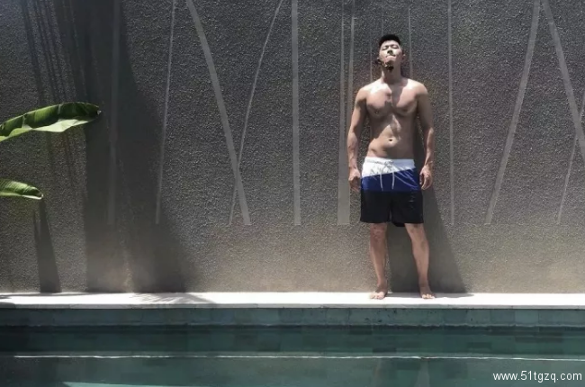 极品运动系肌肉男神，在社交软件里用完美身材疯狂撩粉！ - 51虹马