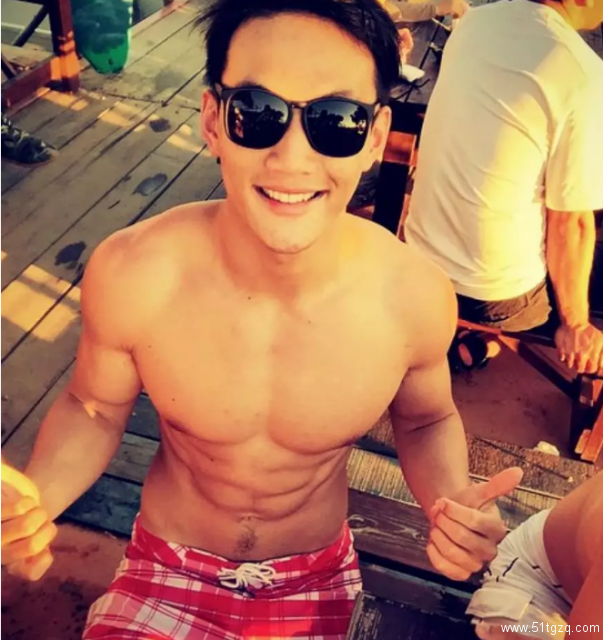 被摄影师宠爱的筋肉大帅哥，是他！ - 51虹马