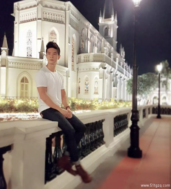 是男模也是飞行员！脱下衣服接受冰水挑战，身材不要太撩人！ - 51虹马