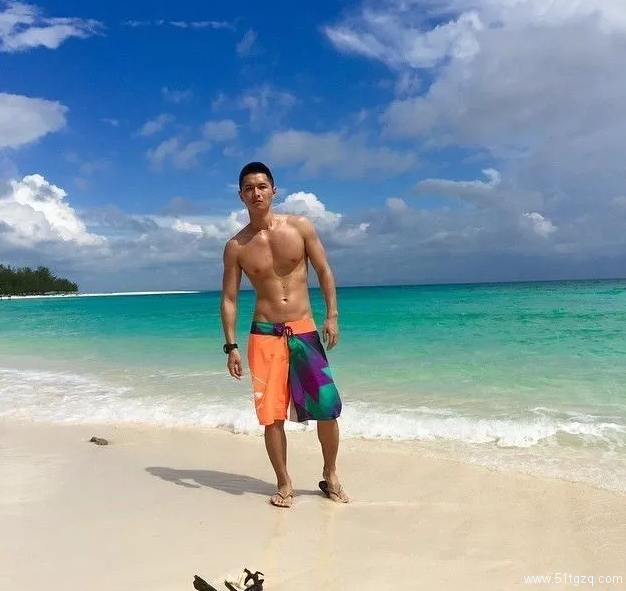 极品运动系肌肉男神，在社交软件里用完美身材疯狂撩粉！ - 51虹马