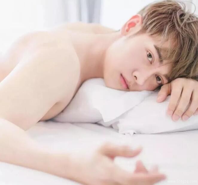 看点∣自带美颜效果的白嫩帅气小鲜肉,除了颜值还有可口的身材! - 51虹马 看点∣自带美颜效果的白嫩帅气小鲜肉,除了颜值还有可口的身材! - 51虹马