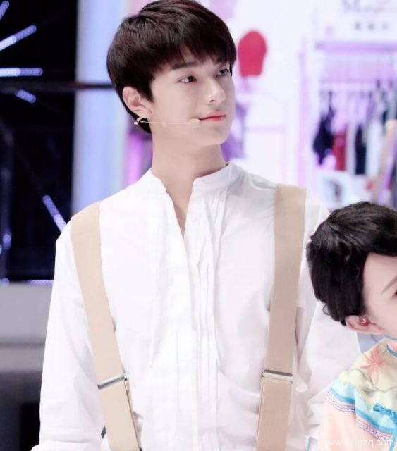 帅哥∣北体187长腿美少年来袭，鲜嫩颜值看到你想哭 - 51虹马