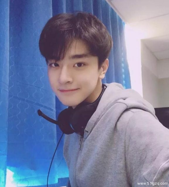 帅哥∣北体187长腿美少年来袭，鲜嫩颜值看到你想哭 - 51虹马