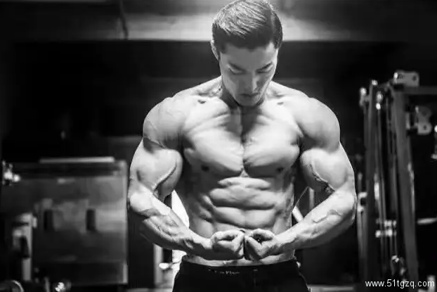 男人健身前 VS 健身后，谁说中年男只配当油腻大叔！ - 51虹马