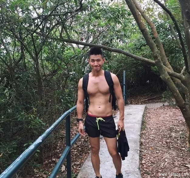 极品运动系肌肉男神，在社交软件里用完美身材疯狂撩粉！ - 51虹马