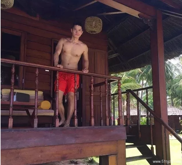 极品运动系肌肉男神，在社交软件里用完美身材疯狂撩粉！ - 51虹马