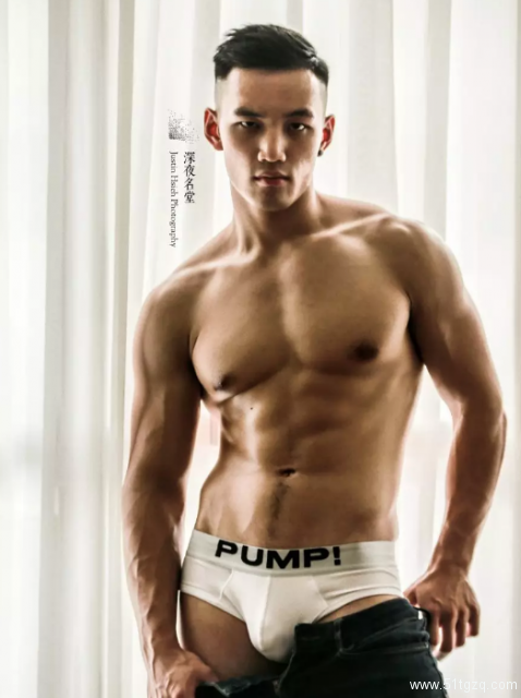 被摄影师宠爱的筋肉大帅哥，是他！ - 51虹马