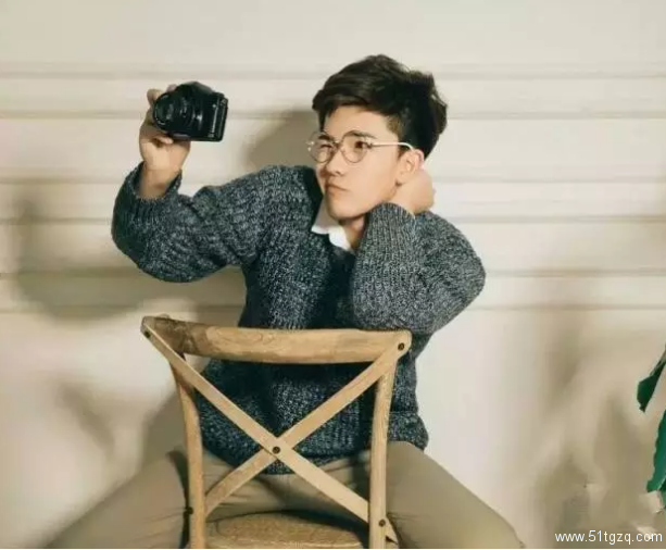 17岁的高颜粉嫩小鲜肉 快要被他萌翻了 - 51虹马