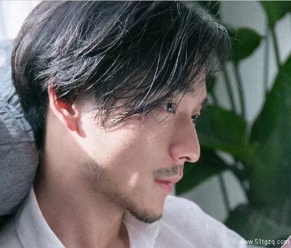 老攻借我钱养小攻,半年了还没还的意思... - 51虹马 老攻借我钱养小攻,半年了还没还的意思... - 51虹马