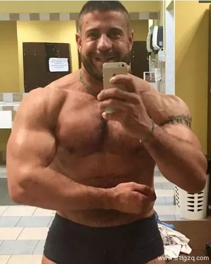 GV男优是大学教授 正在攻读博士 已有两个硕士 - 51虹马