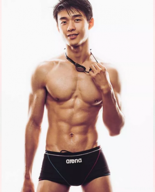 童颜巨肌的台湾游泳教练INS被扒出，也就看了几百遍 - 51虹马