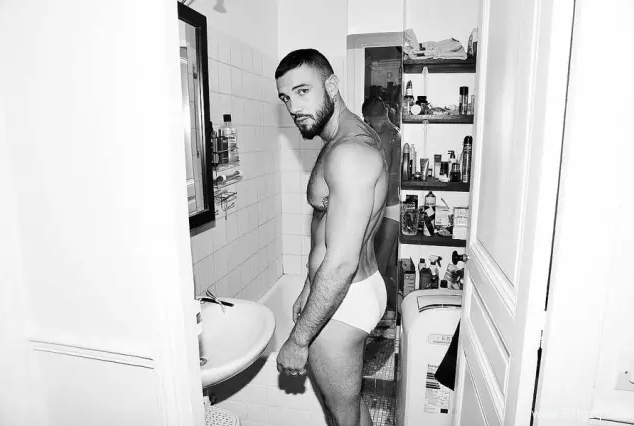 法国名模Johan Akan捷豹如柱！扒到了他的那些私照！ - 51虹马