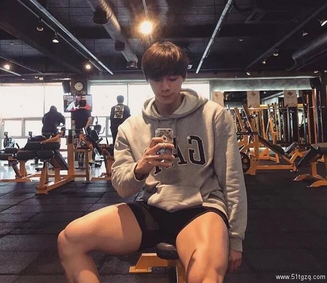 这么让26岁大哥哥占便宜，是不是很不好？ - 51虹马