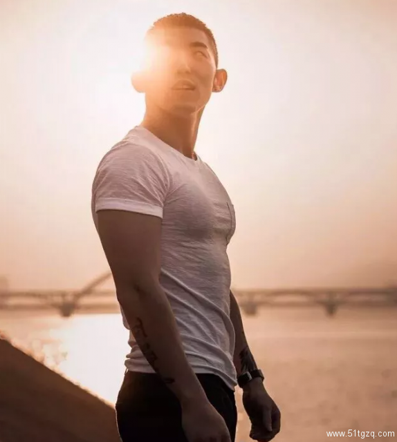 他小我十岁,我强行给他办了! - 51虹马 他小我十岁,我强行给他办了! - 51虹马