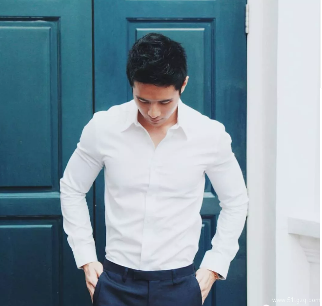 是男模也是飞行员！脱下衣服接受冰水挑战，身材不要太撩人！ - 51虹马