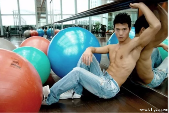 天使中的魔鬼!魔都名媛RobbyLee~ - 51虹马 天使中的魔鬼!魔都名媛RobbyLee~ - 51虹马