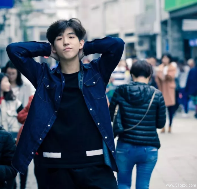 吃可爱多长大的白衣少年，干净而美好的初恋感！－－王安宇 - 51虹马