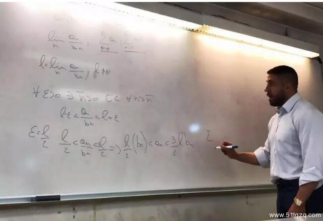 GV男优是大学教授 正在攻读博士 已有两个硕士 - 51虹马