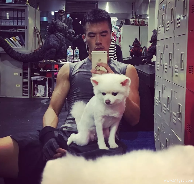 退伍小哥，帅气火入娱乐圈，你看好他吗？ - 51虹马