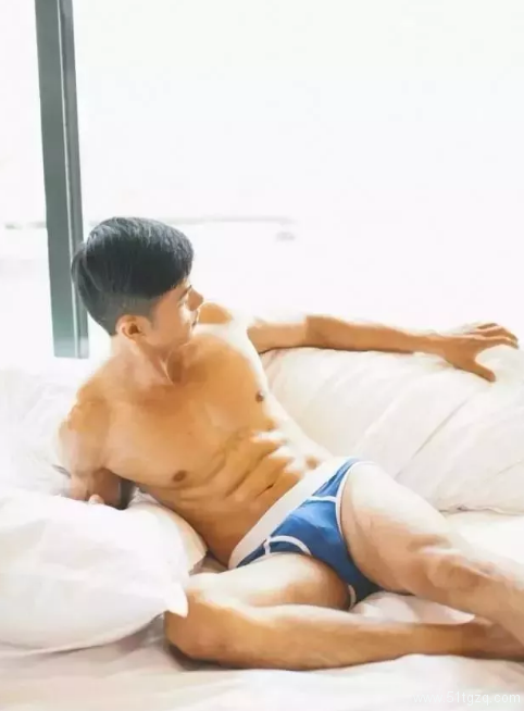 小鲜肉X大叔,纯情耽美,看来都是泪目! - 51虹马 小鲜肉X大叔,纯情耽美,看来都是泪目! - 51虹马