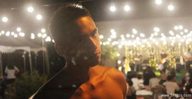 gay全裸游世界 - 51虹马