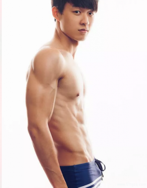 童颜巨肌的台湾游泳教练INS被扒出，也就看了几百遍 - 51虹马