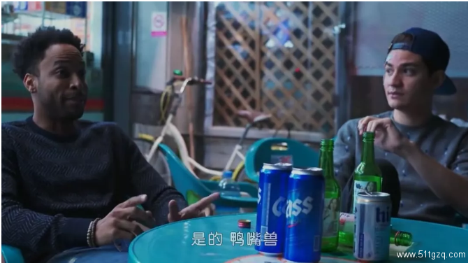 《深郁之蓝》:高颜值导演的迷情夜,亚裔也出了位多兰? - 51虹马 《深郁之蓝》:高颜值导演的迷情夜,亚裔也出了位多兰? - 51虹马